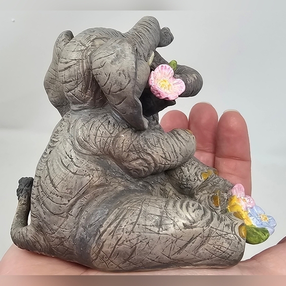 ***$OLD***LENOX 2004 ELEPHANT SWEETHEARTS FIGURINE - Picture 8 of 12